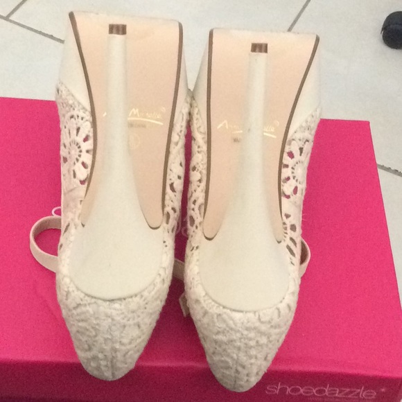 Shoes - Picture 4 of 4